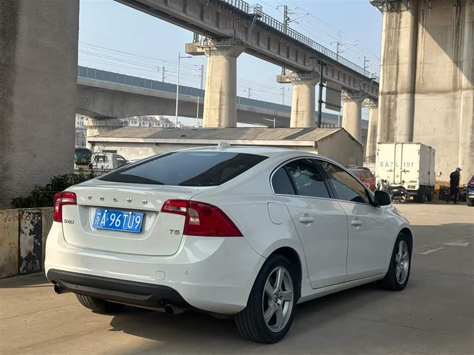 Volvo S60