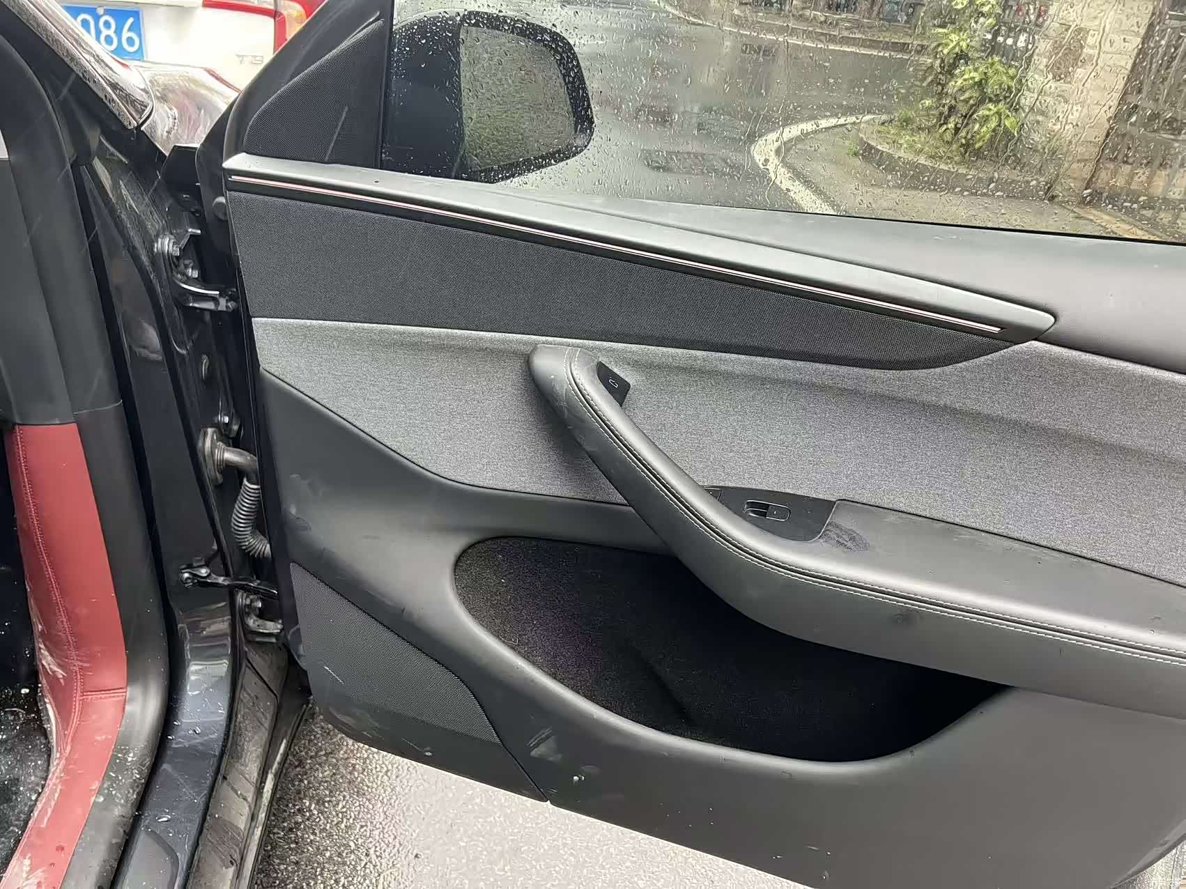 Tesla Model Y, 2025 7
