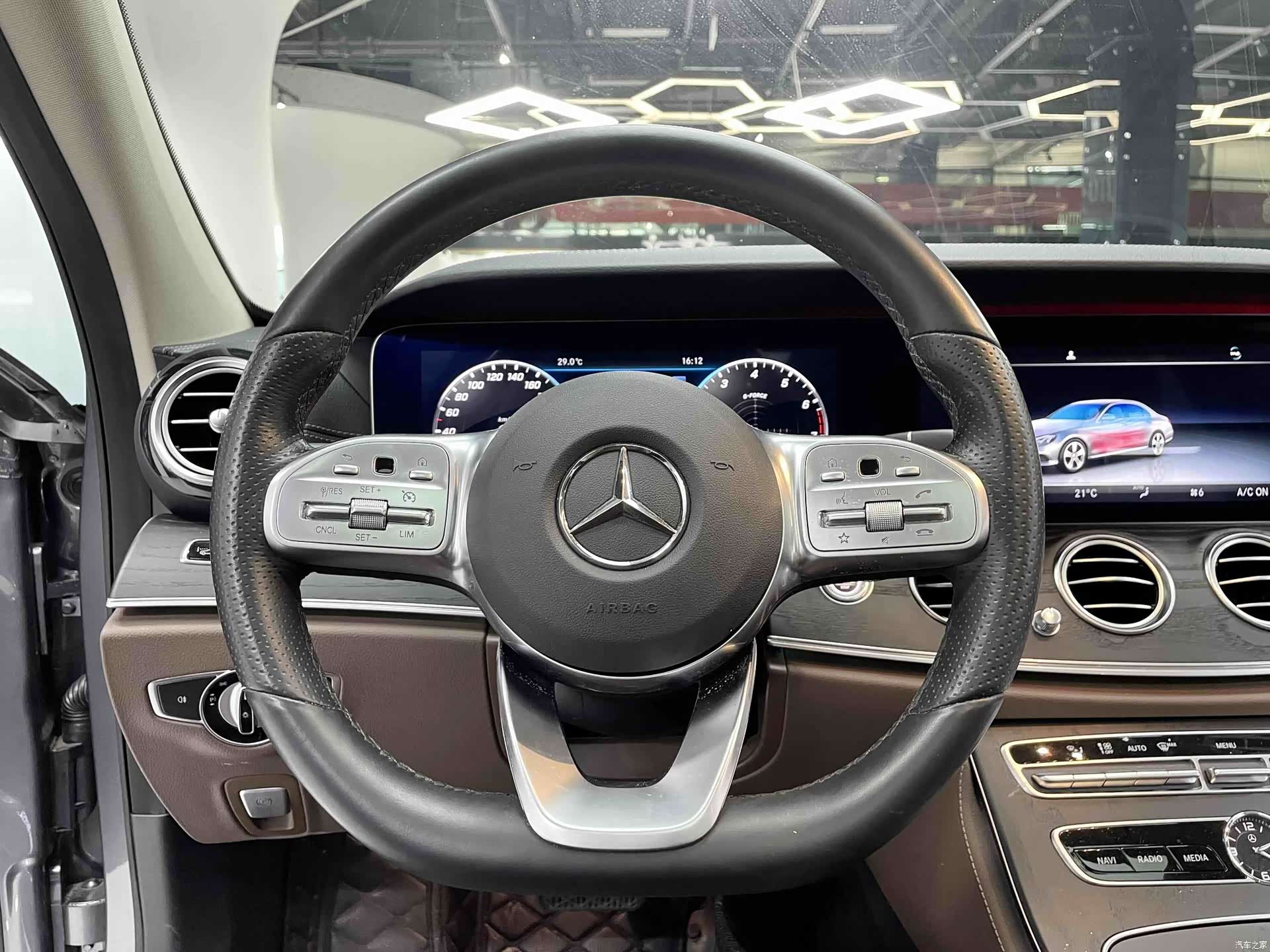 Mercedes-Benz E-Class, 2020 19