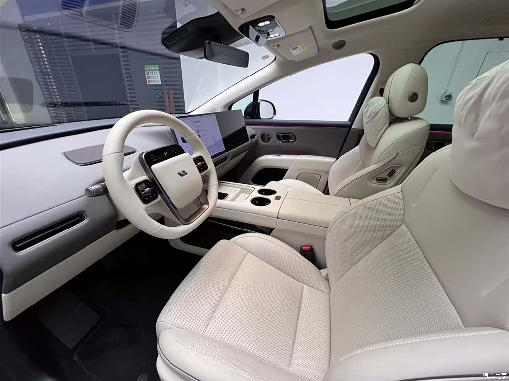 Li Auto i8, 2025 3
