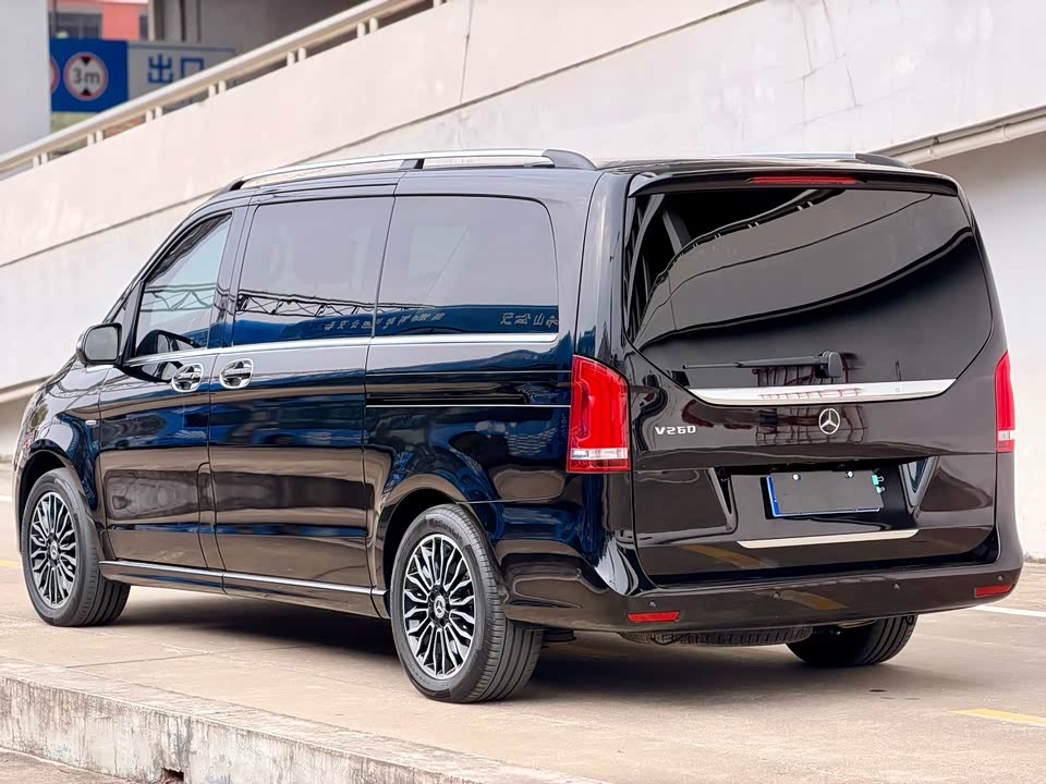 Mercedes-Benz V-class