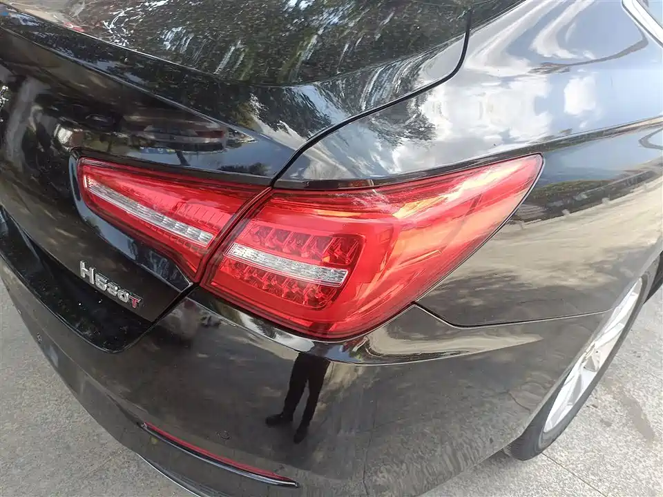 Hongqi H5