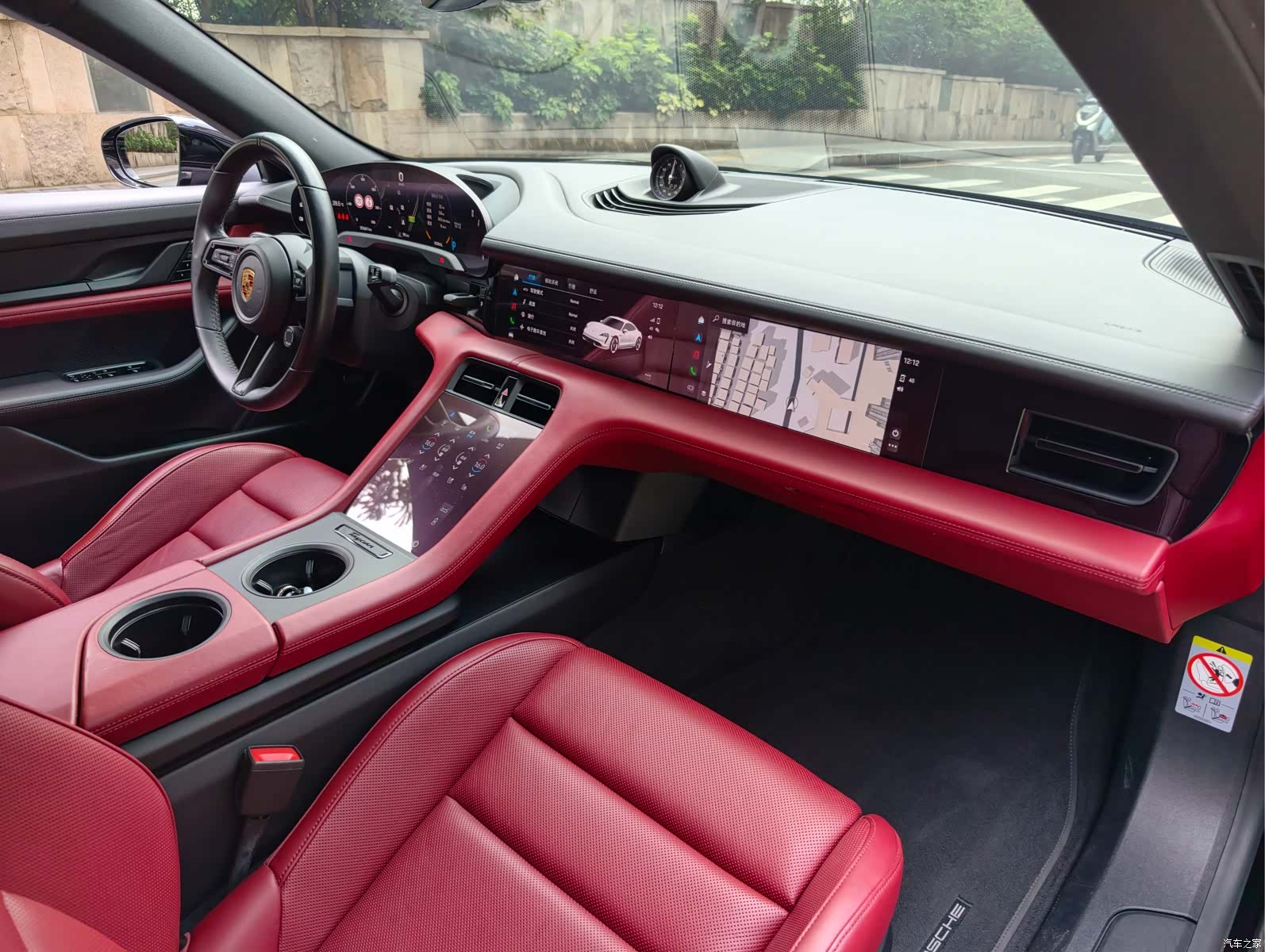 Porsche Taycan, 2021 8