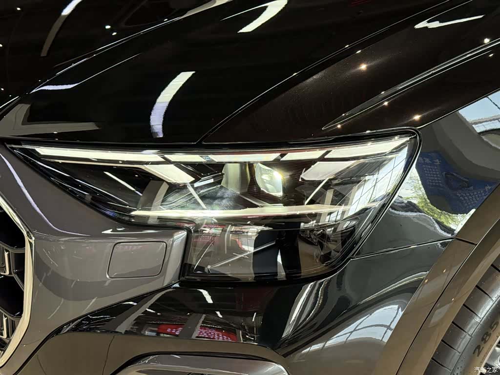 Audi Q8, 2025 6