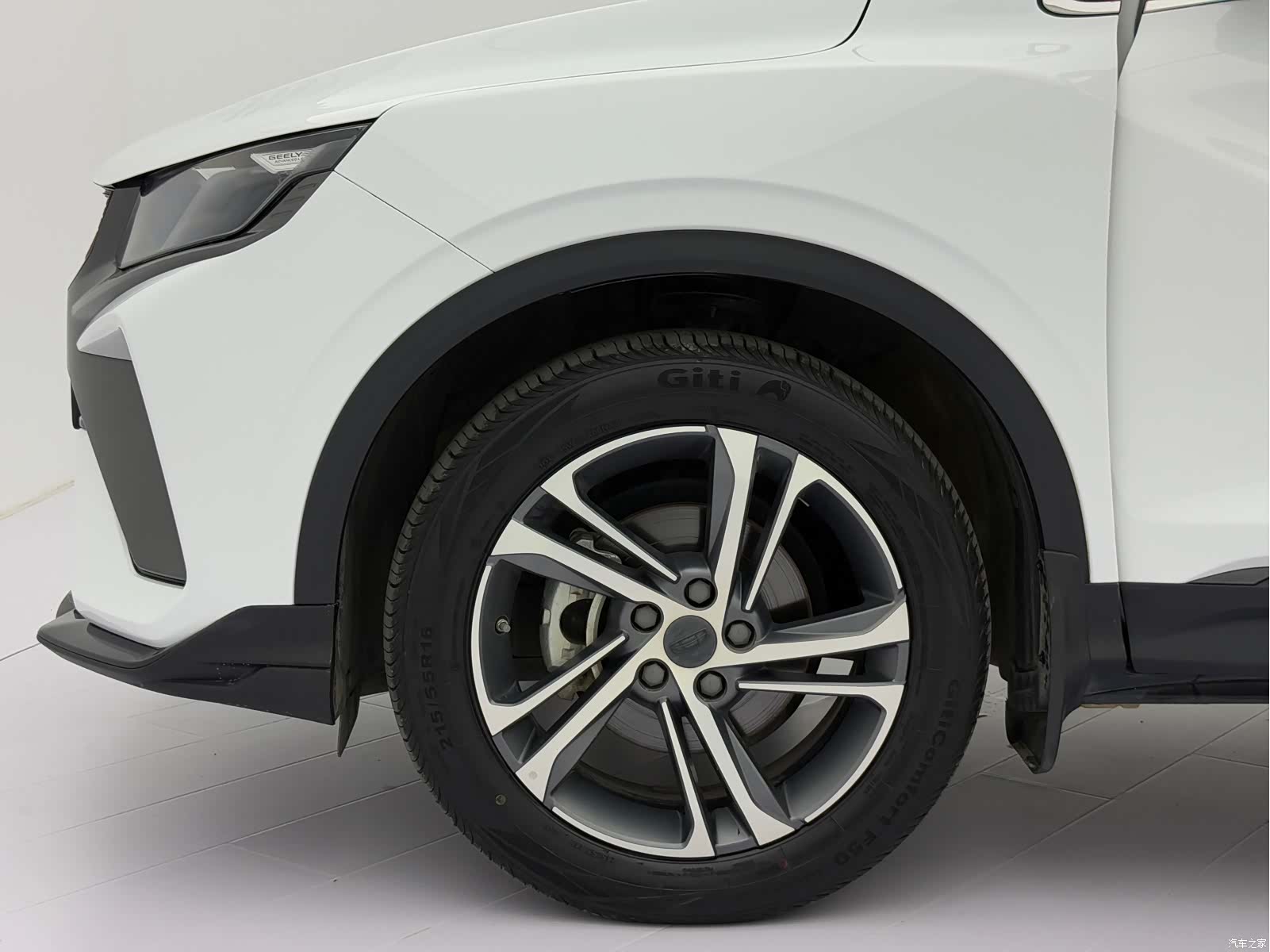 Geely Coolray, 2022 22