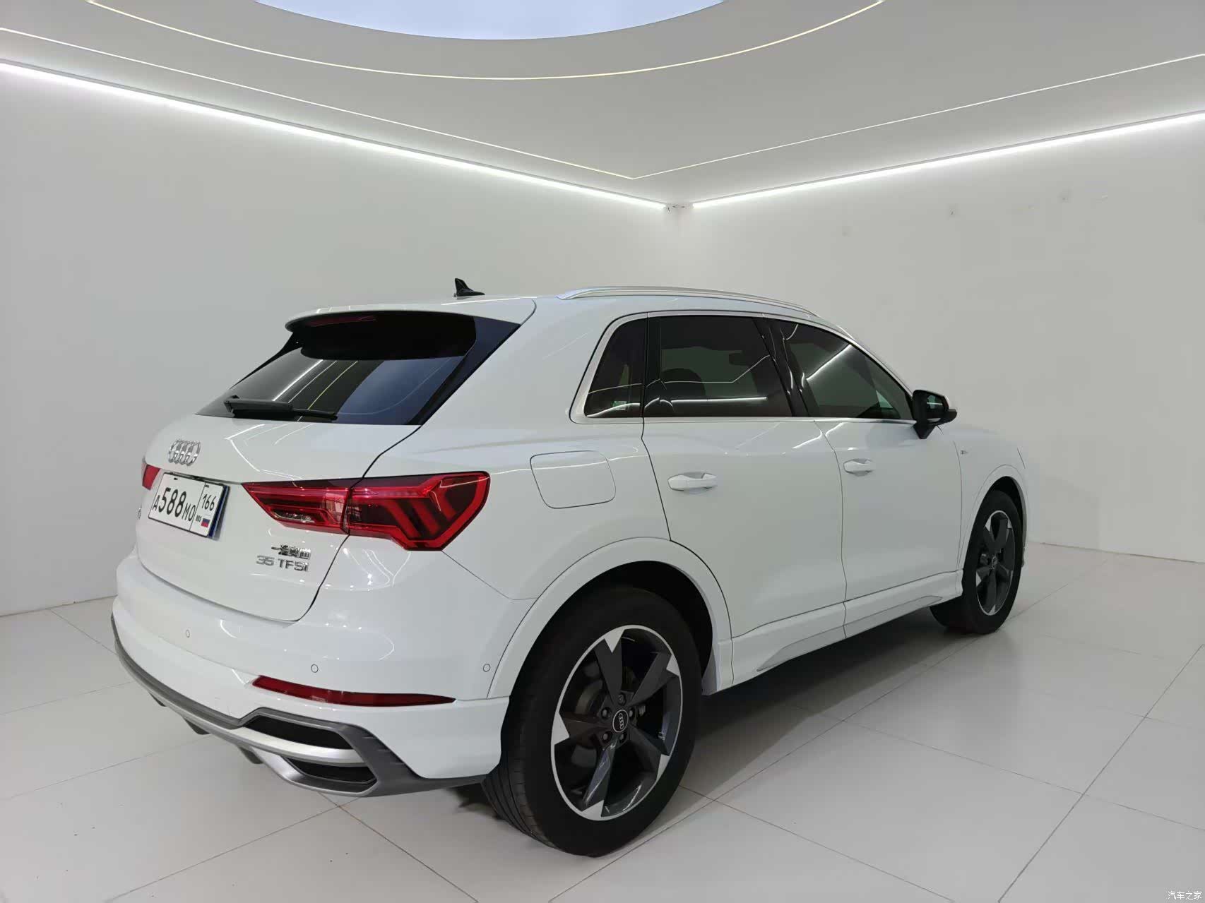 Audi Q3, 2022 4
