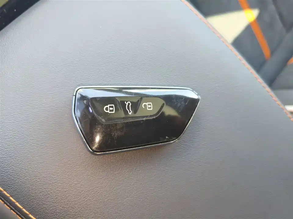 Volkswagen ID.6 CROZZ