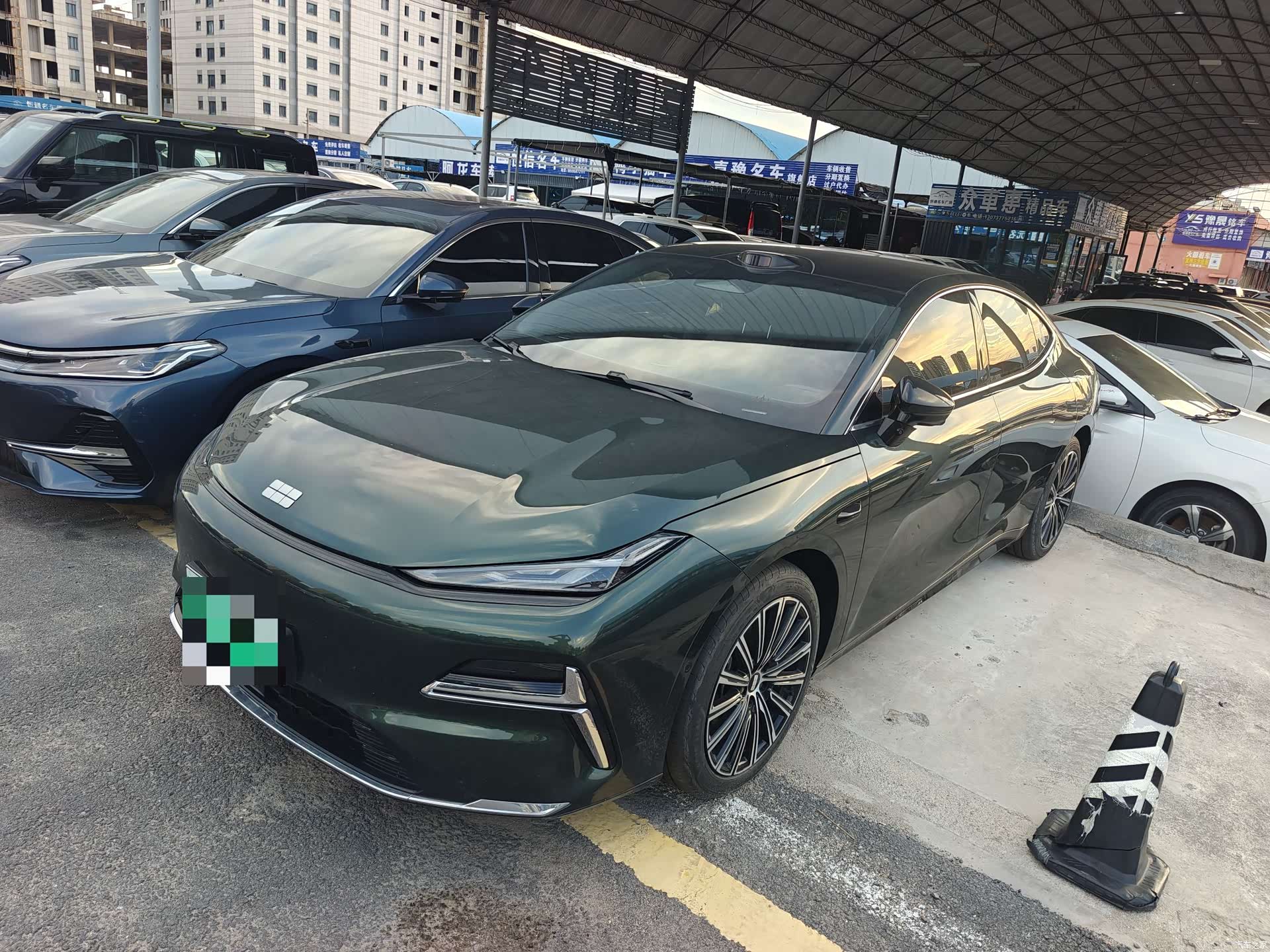Geely 8, 2025 1