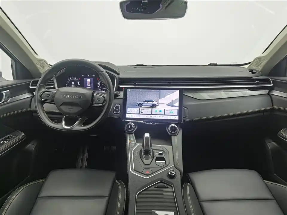 Lynk & Co 01