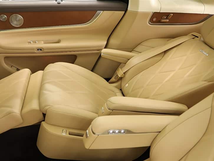 AITO Ask the world M9