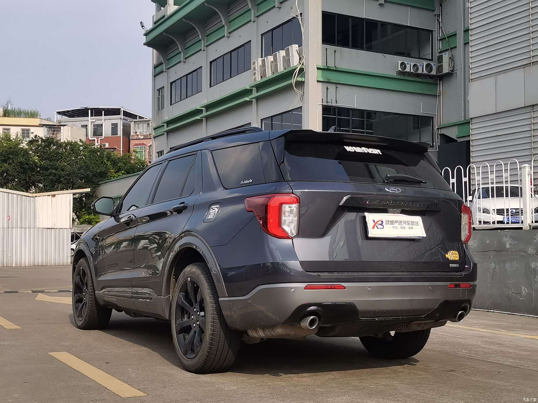 Ford Explorer, 2022 4