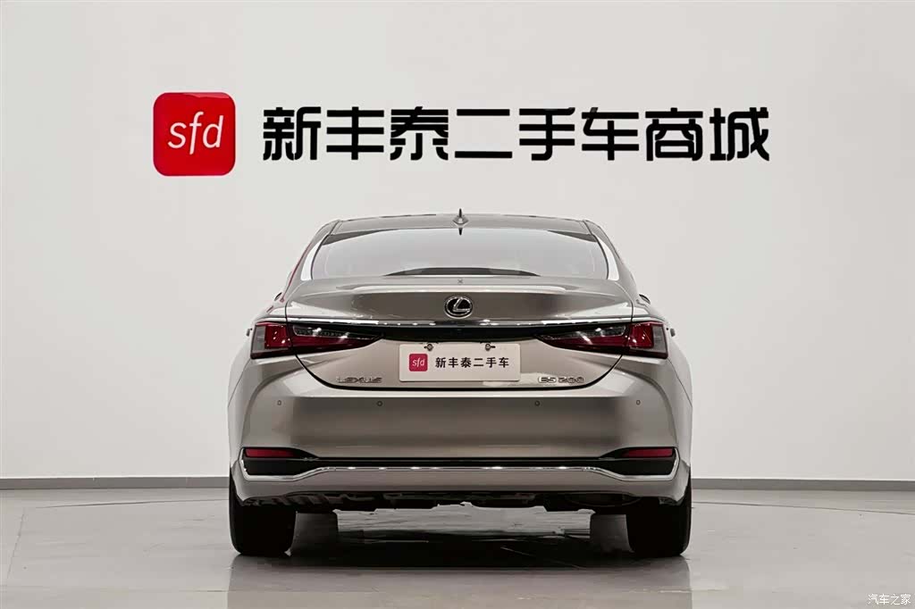 Lexus ES, 2022 7