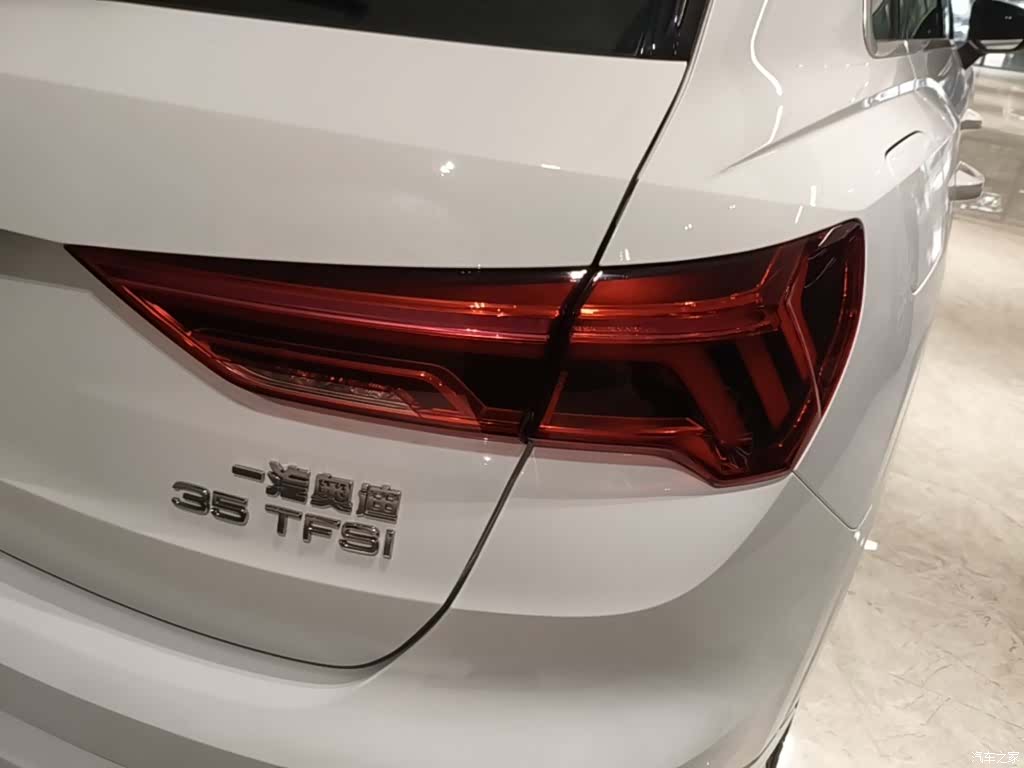 Audi Q3, 2022 8