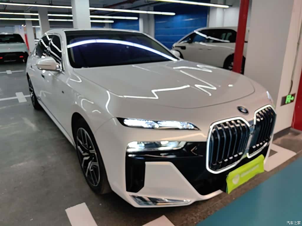 BMW i7, 2024 4