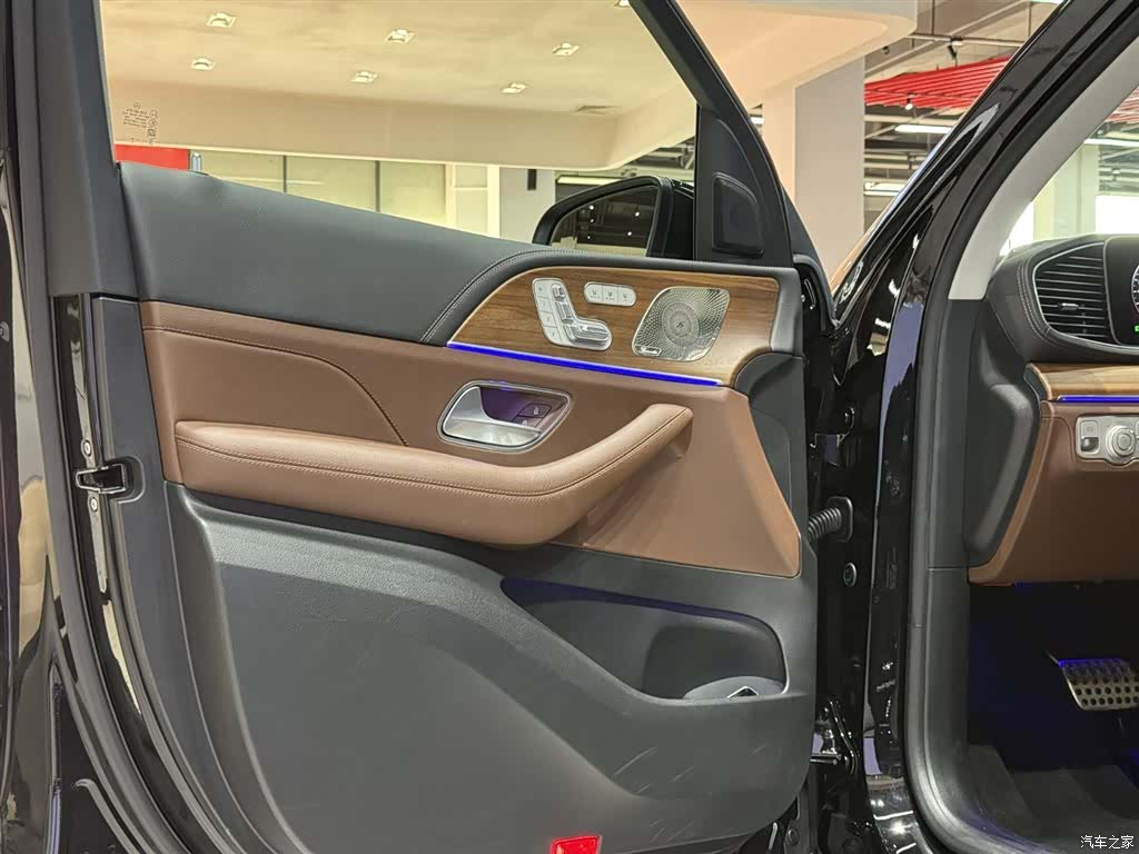 Mercedes-Benz GLS, 2024 15