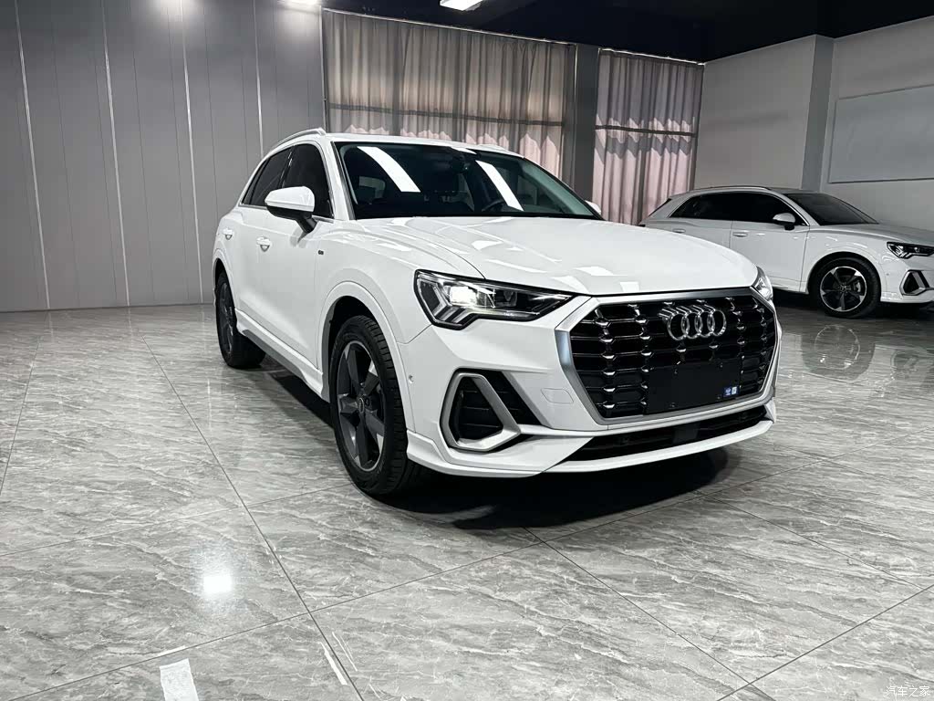 Audi Q3, 2022 3