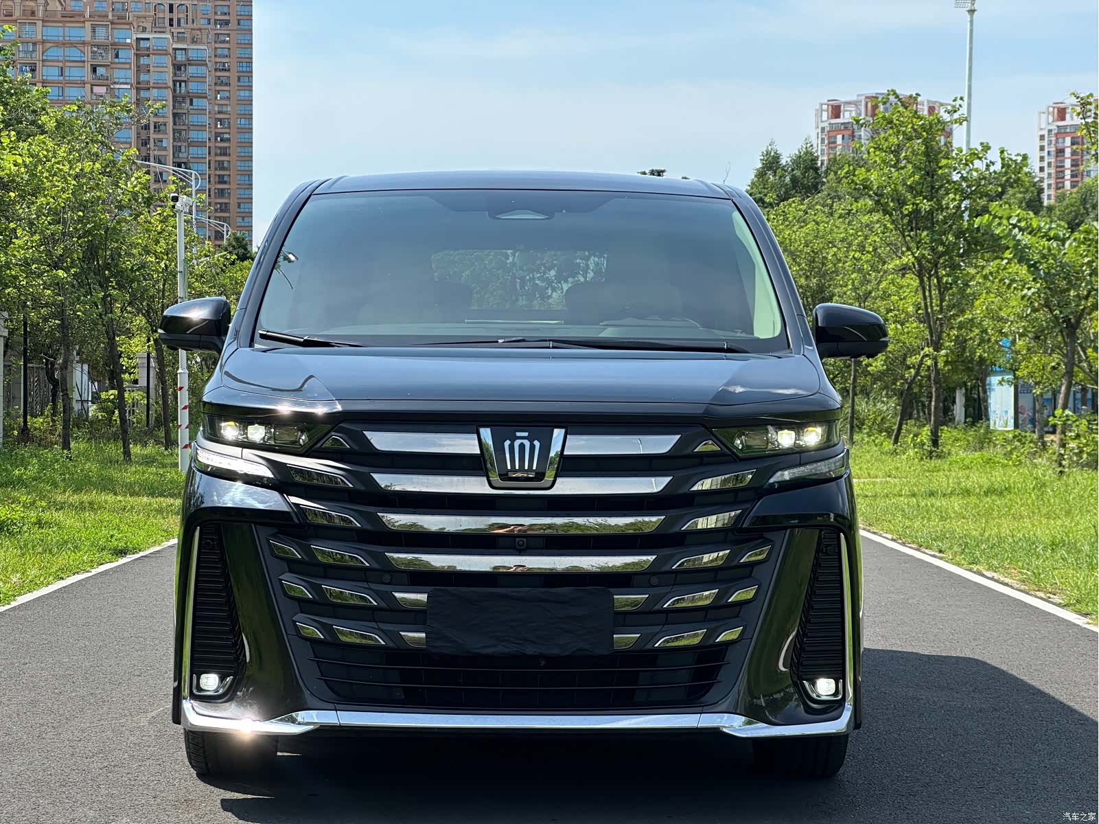 Toyota Alphard, 2024 2