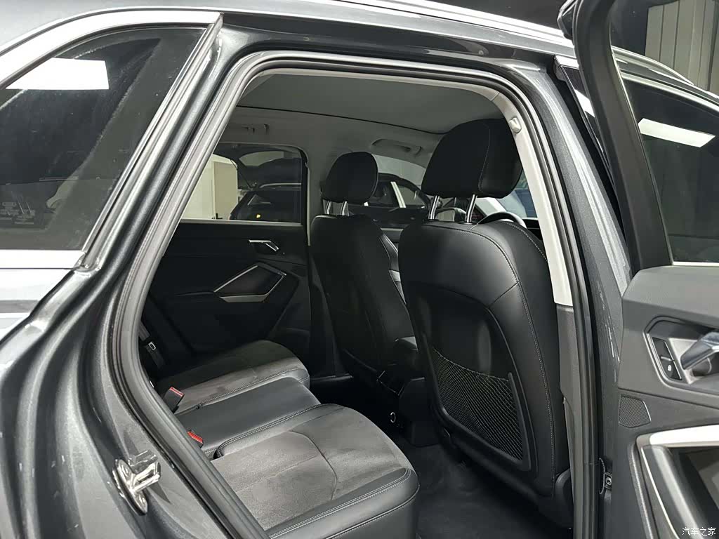 Audi Q3, 2023 11