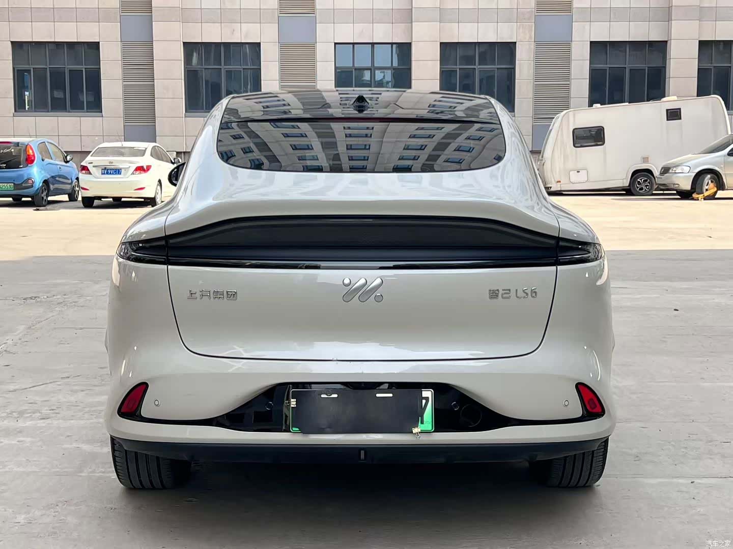 IM Motors LS6, 2024 8