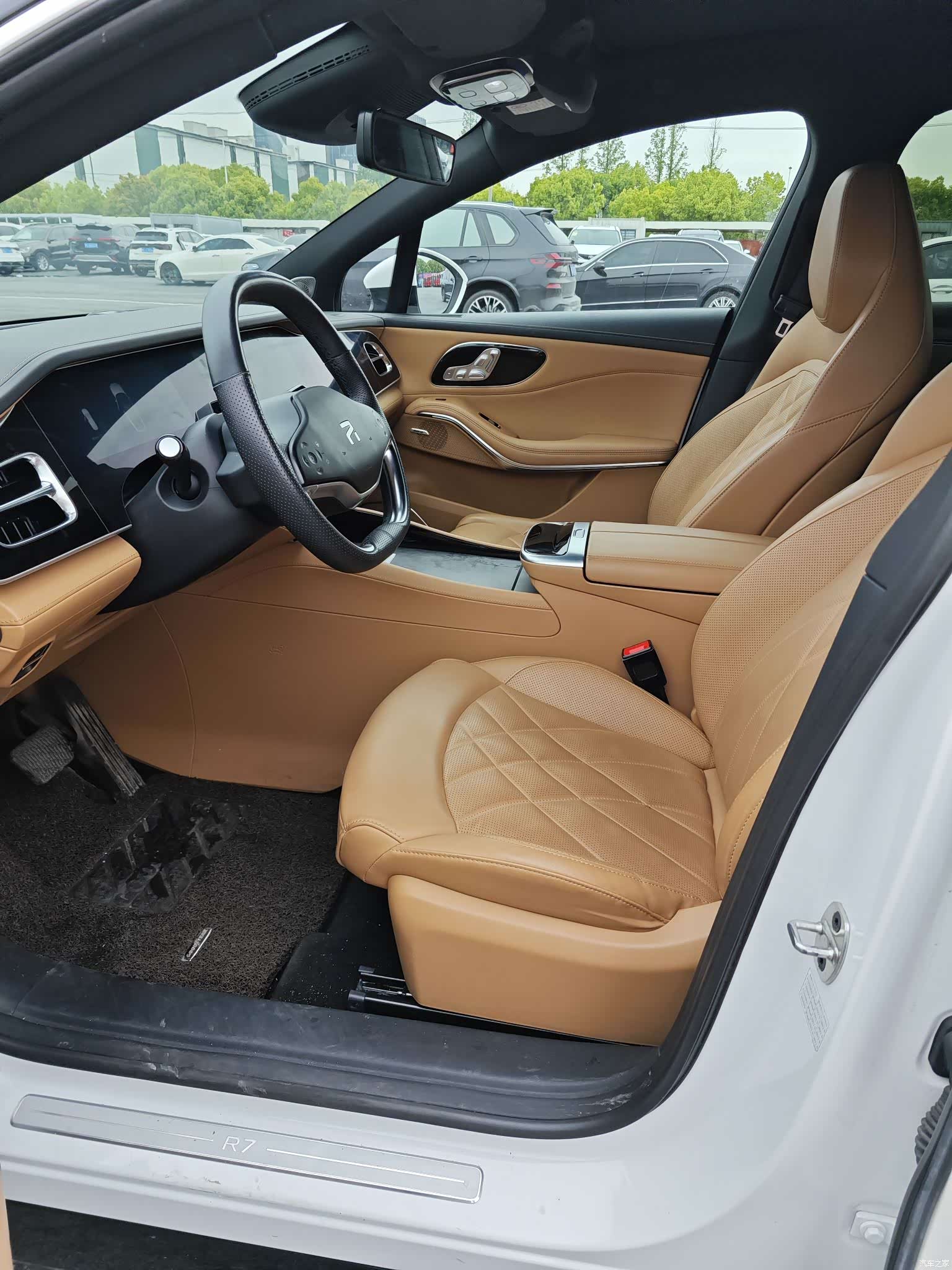 Rising Auto R7, 2023 4