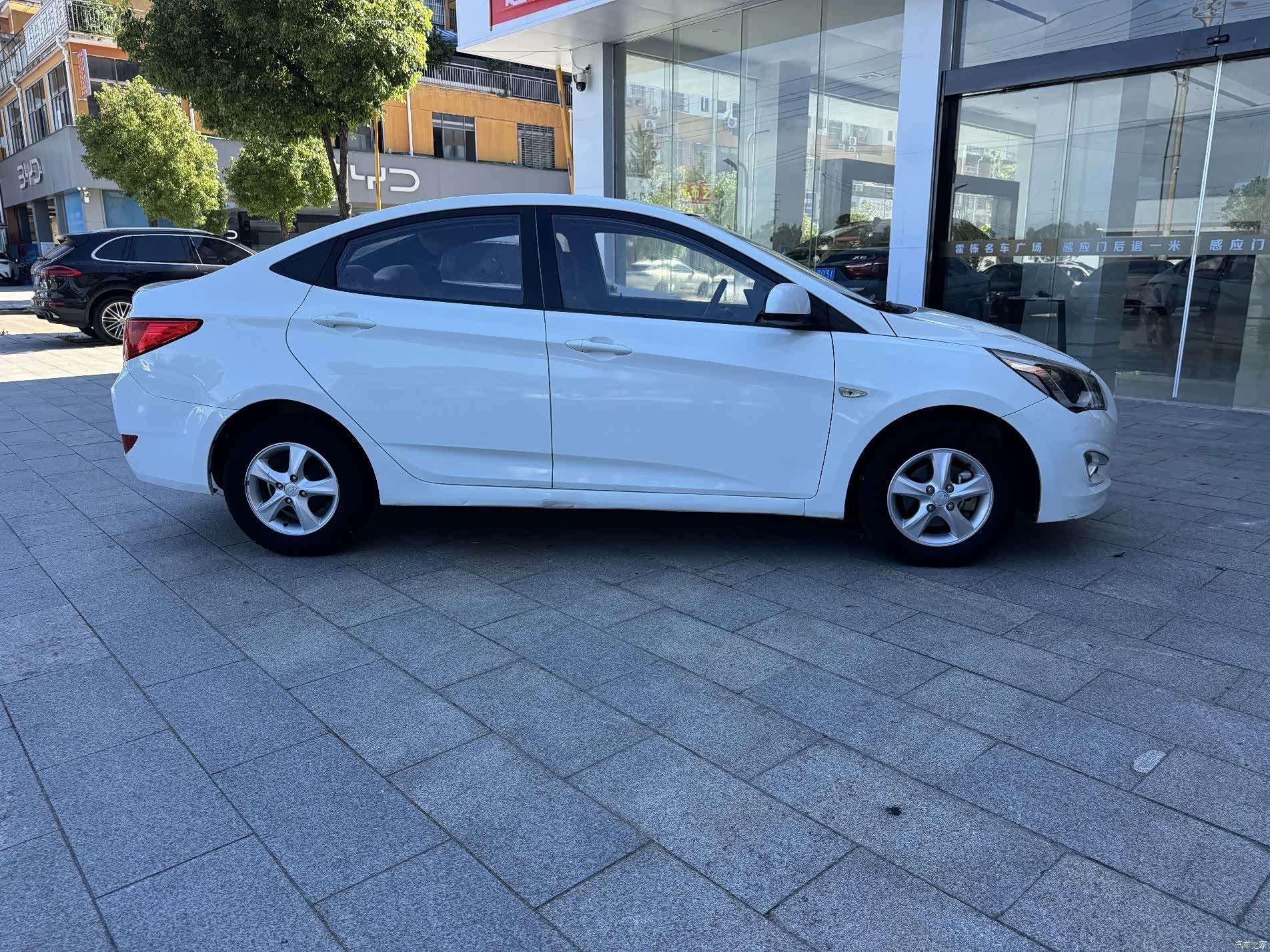 Hyundai GLS, 2016 6