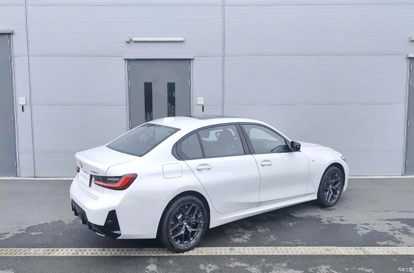 BMW 3 Series, 2025 все фото