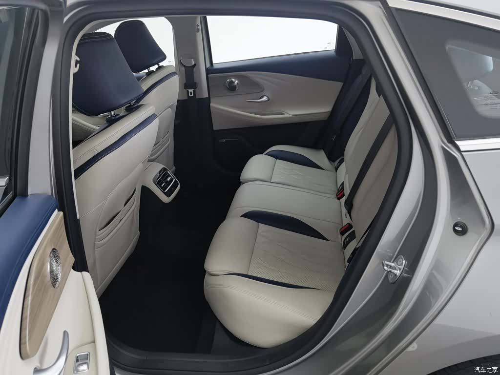 Chery Arrizo 8, 2023 15