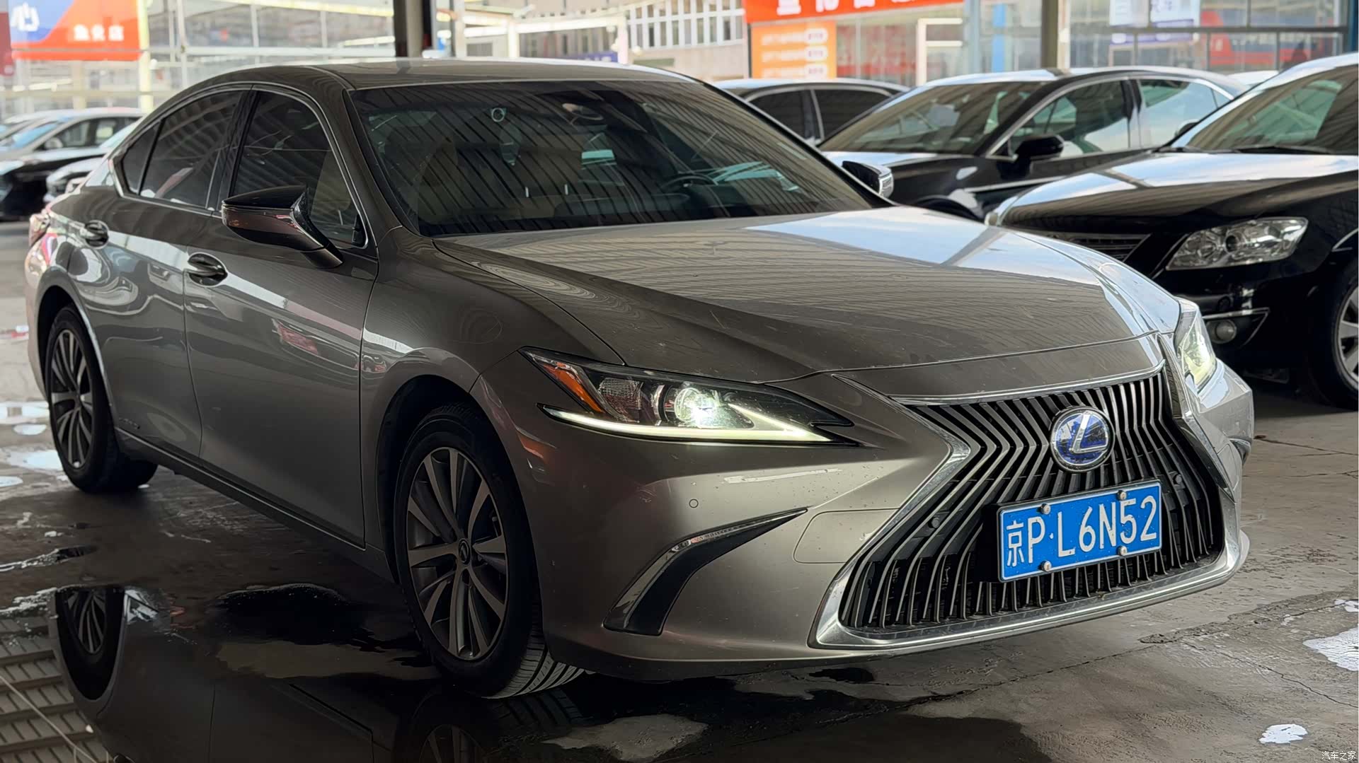 Lexus ES, 2020 3