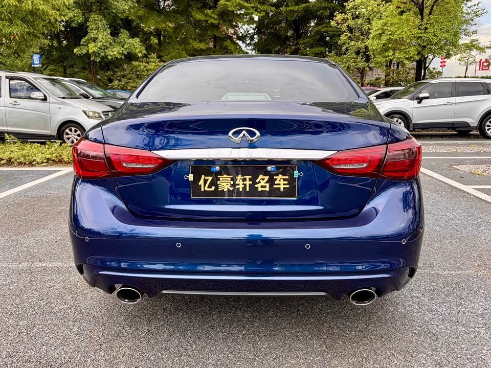 Infiniti Q50L