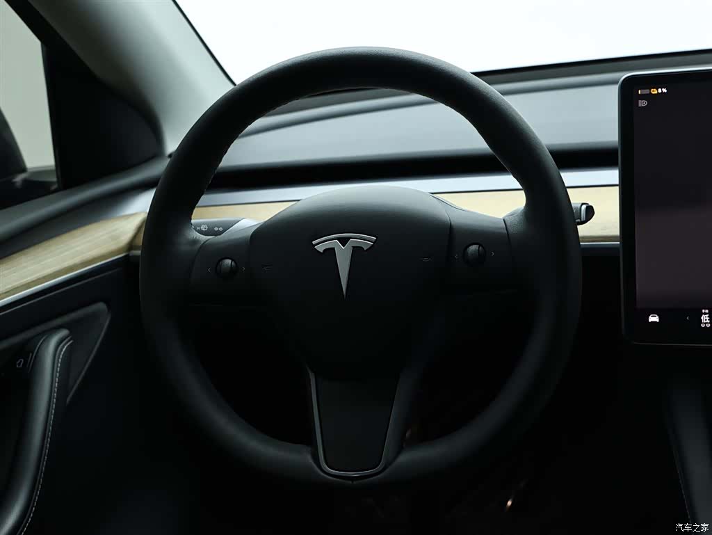 Tesla Model Y, 2022 16
