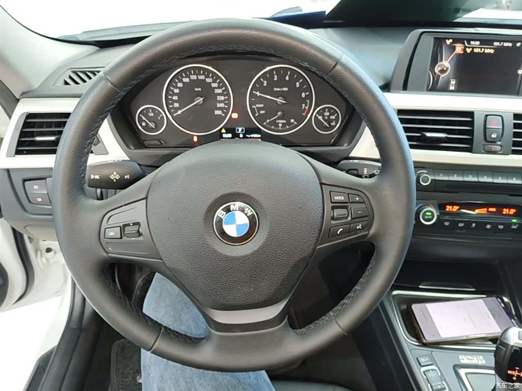 BMW 3 Series, 2015 11