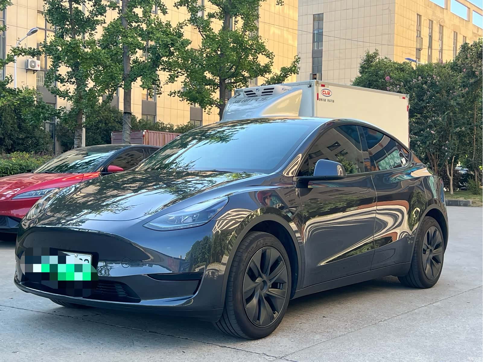 Tesla Model Y, 2024 1