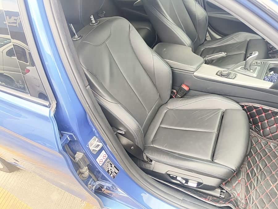 BMW 3 Series 2018, фото 18