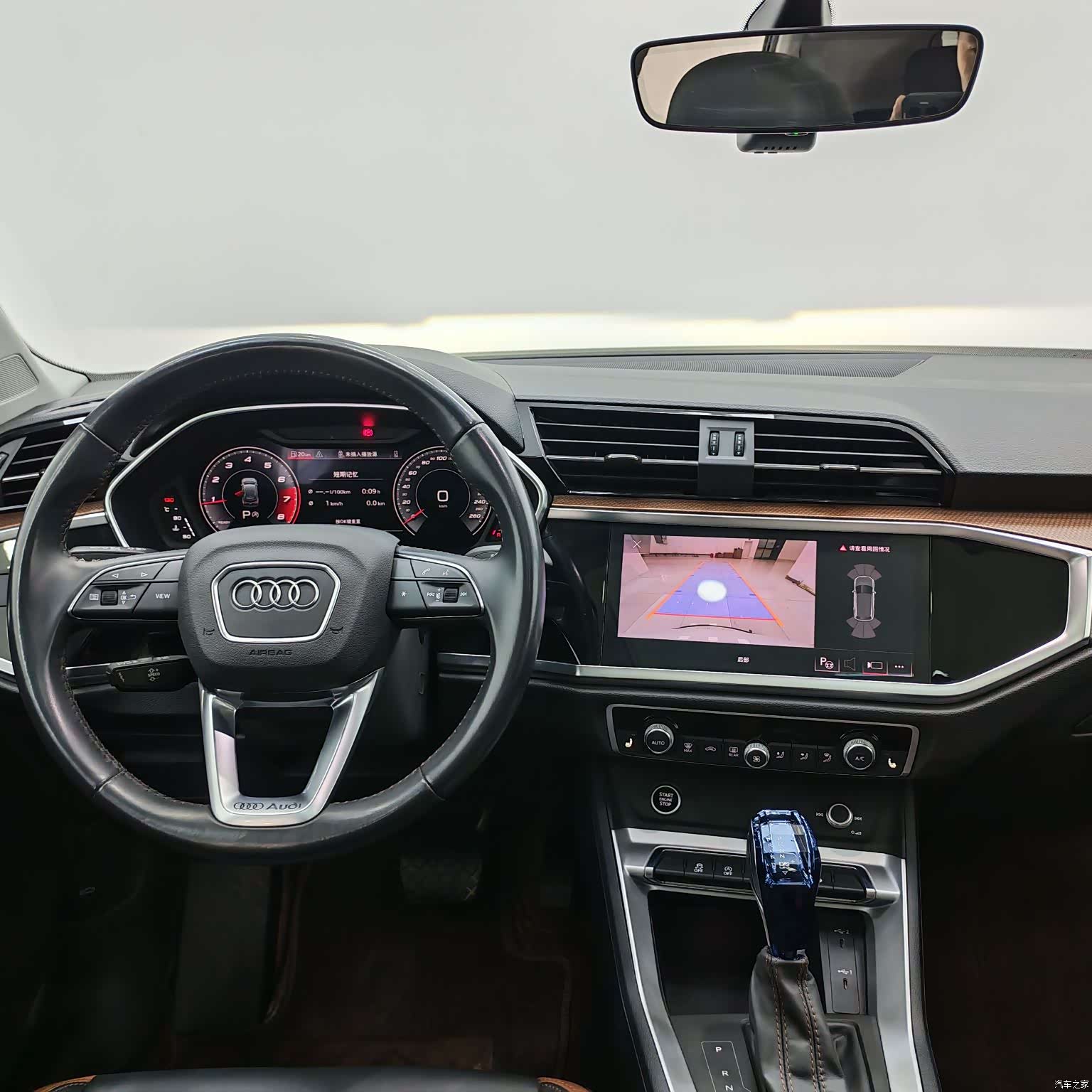 Audi Q3, 2022 11