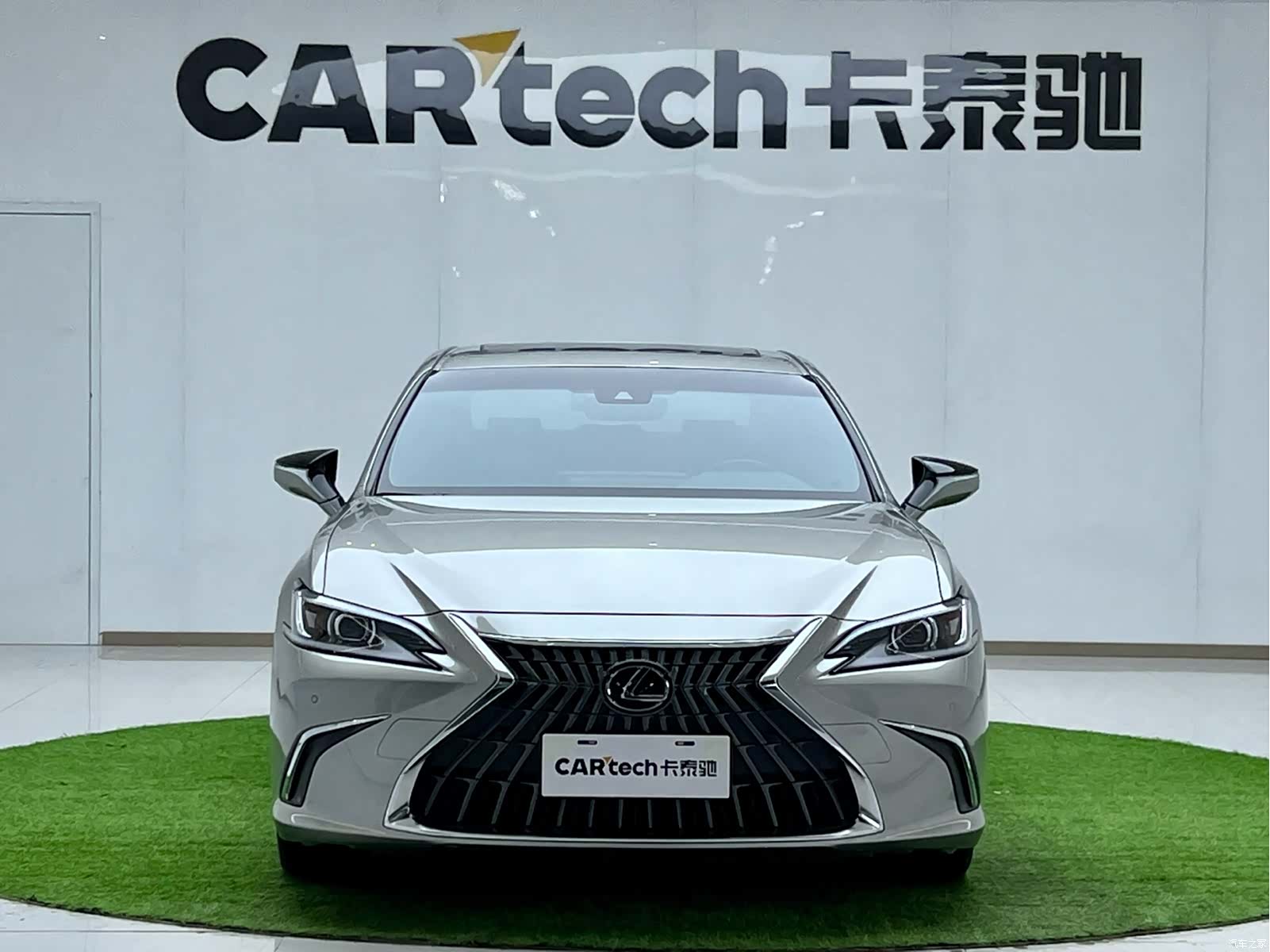 Lexus ES, 2024 3