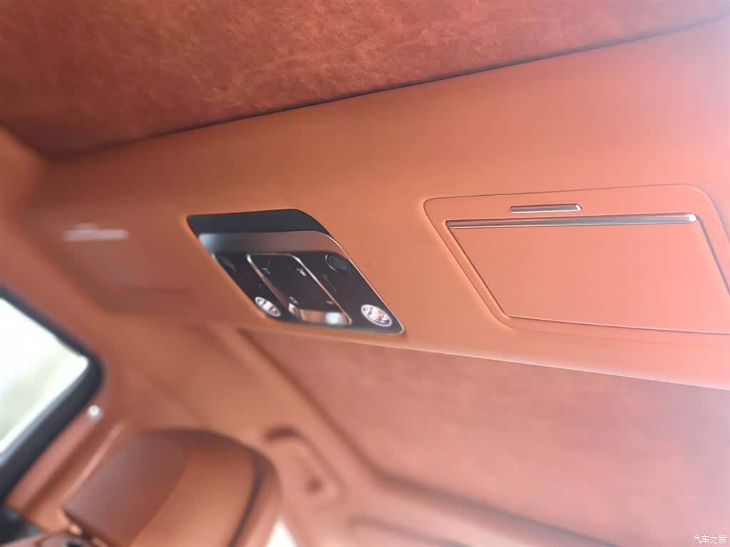 Bentley Flying Spur, 2023 14
