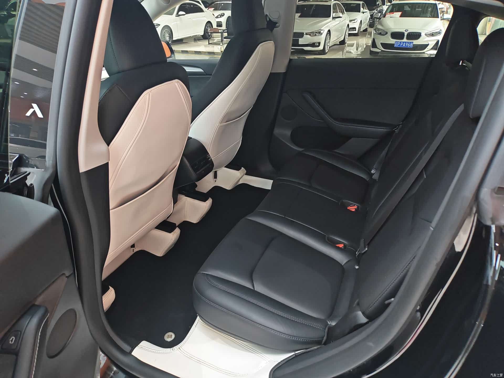 Tesla Model Y, 2023 8