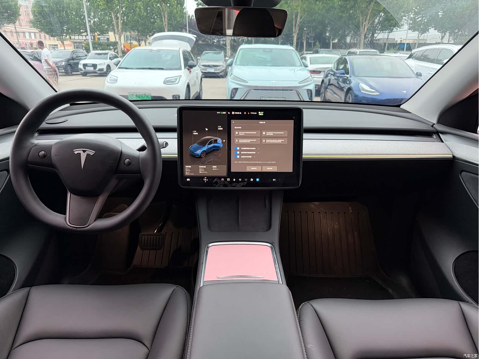 Tesla Model Y, 2025 9
