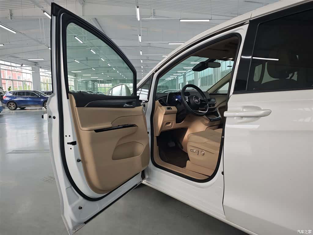 Buick GL8, 2025 6
