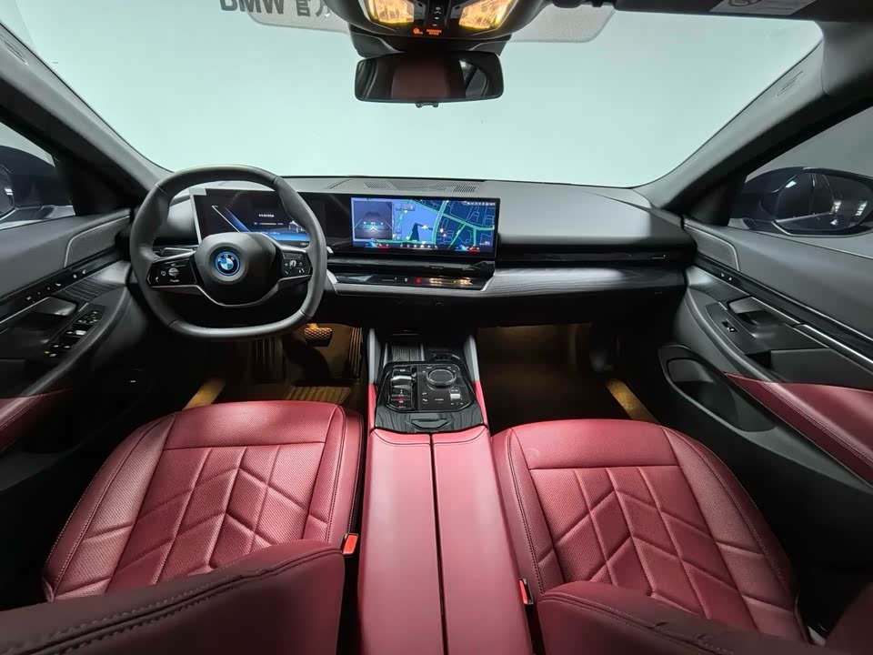 BMW i5