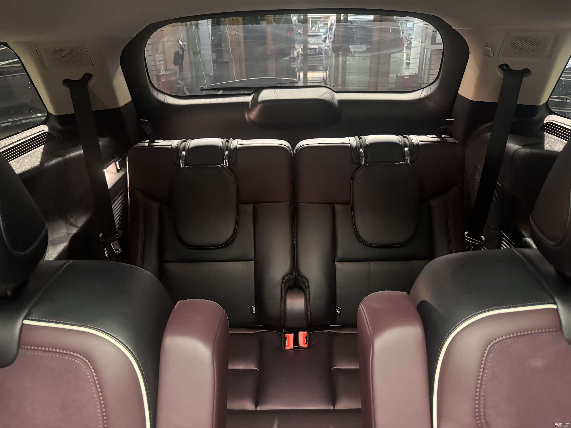 Ford Explorer, 2023 15