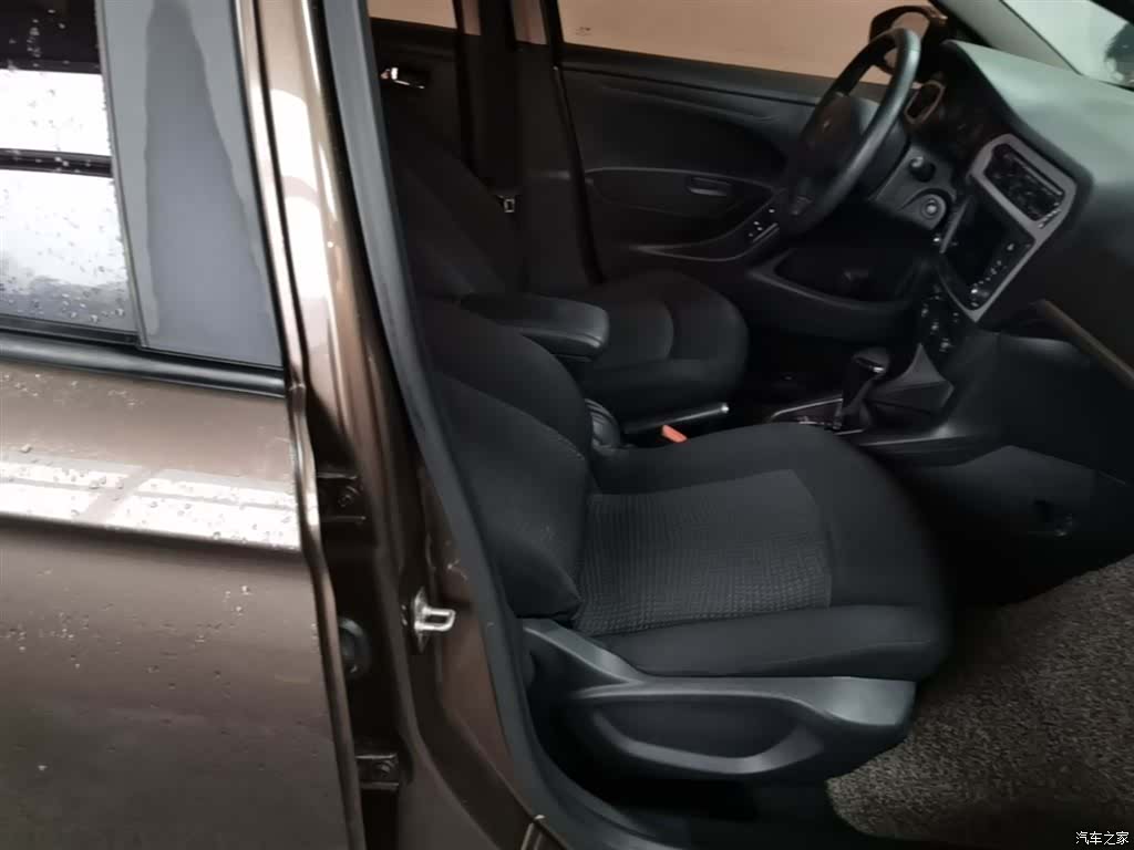 Peugeot 301, 2016 25