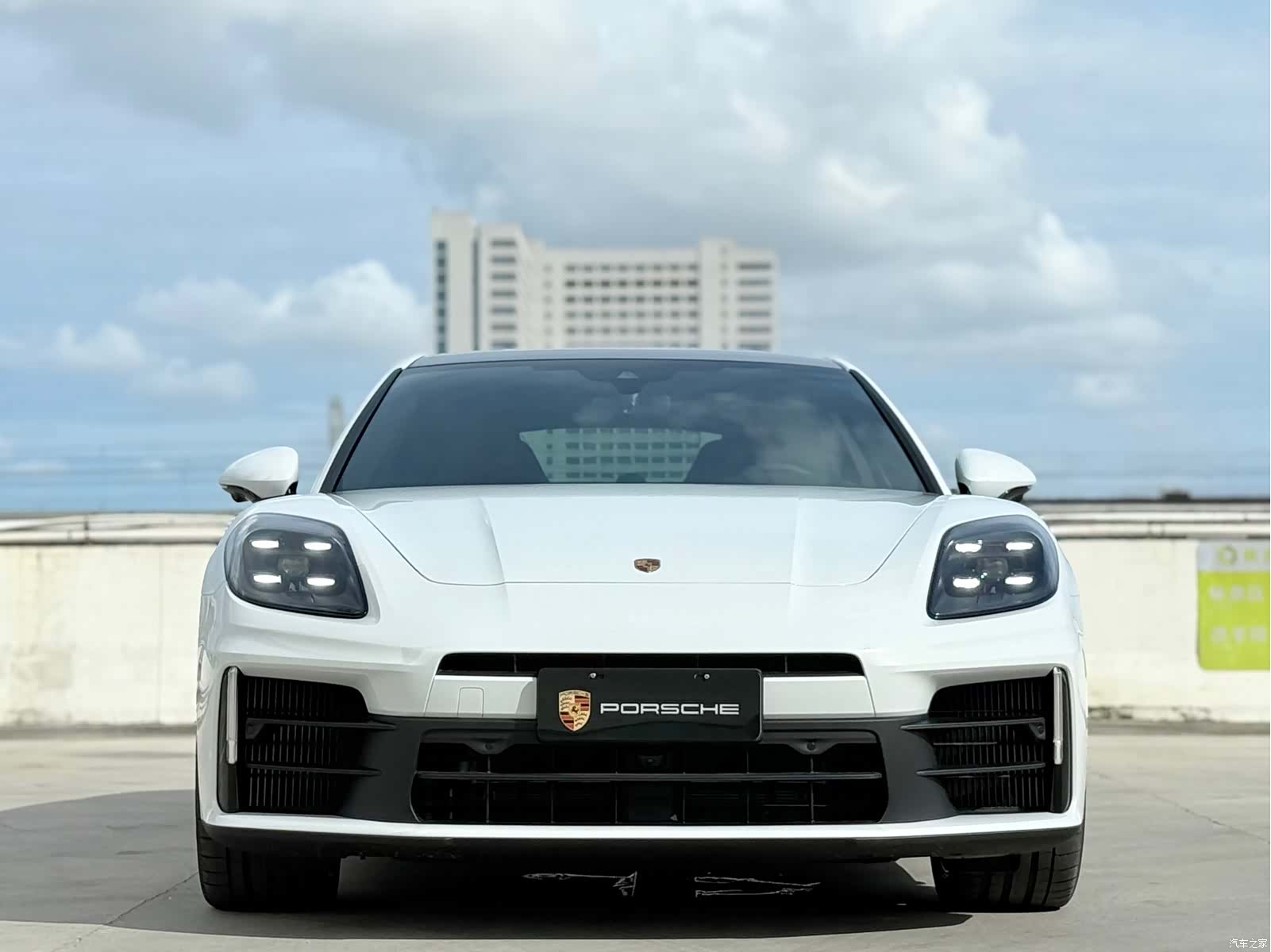 Porsche Panamera, 2026 2