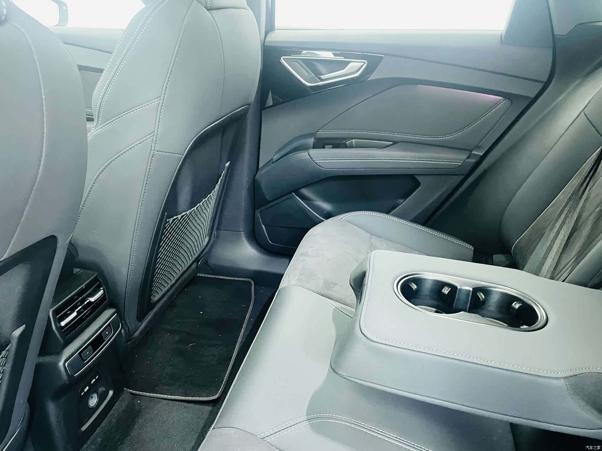 Audi Q4 e-tron, 2023 10