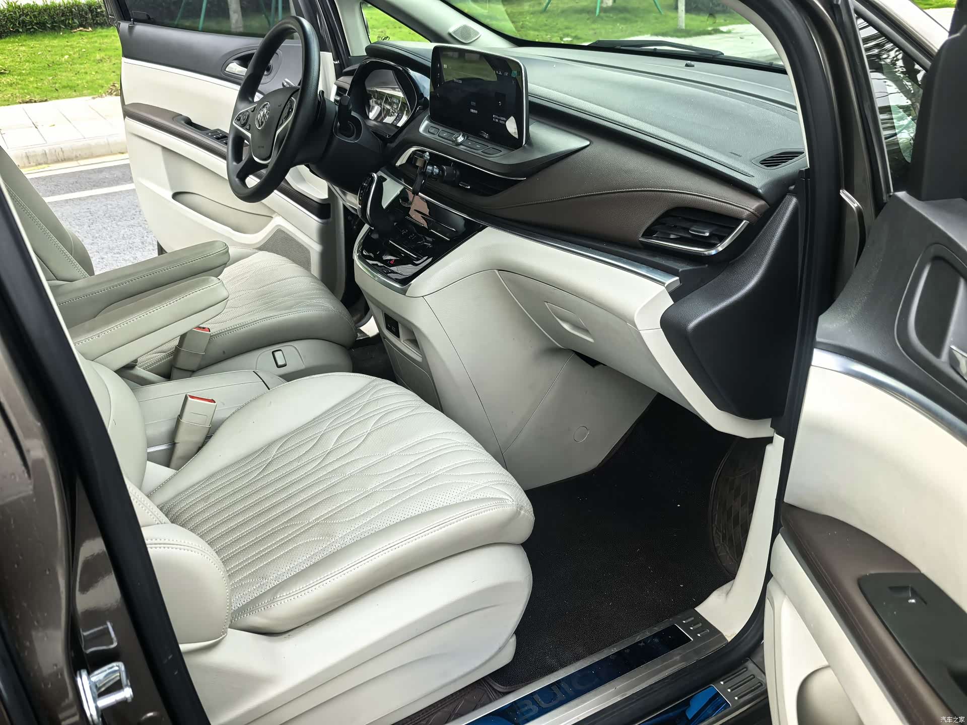 Buick GL8, 2024 11
