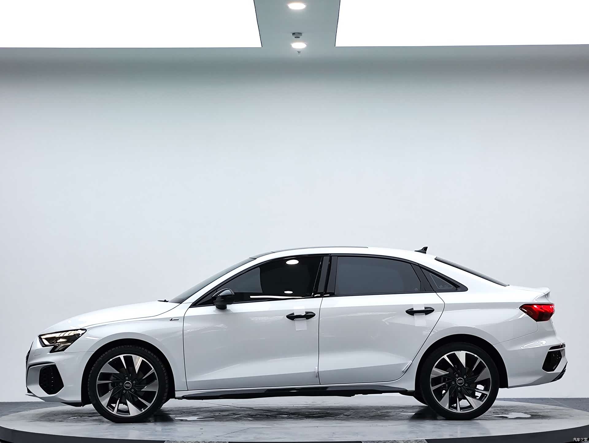 Audi A3, 2022 все фото