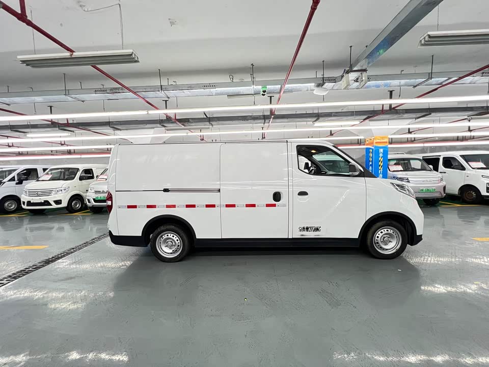 MAXUS Chase EV30