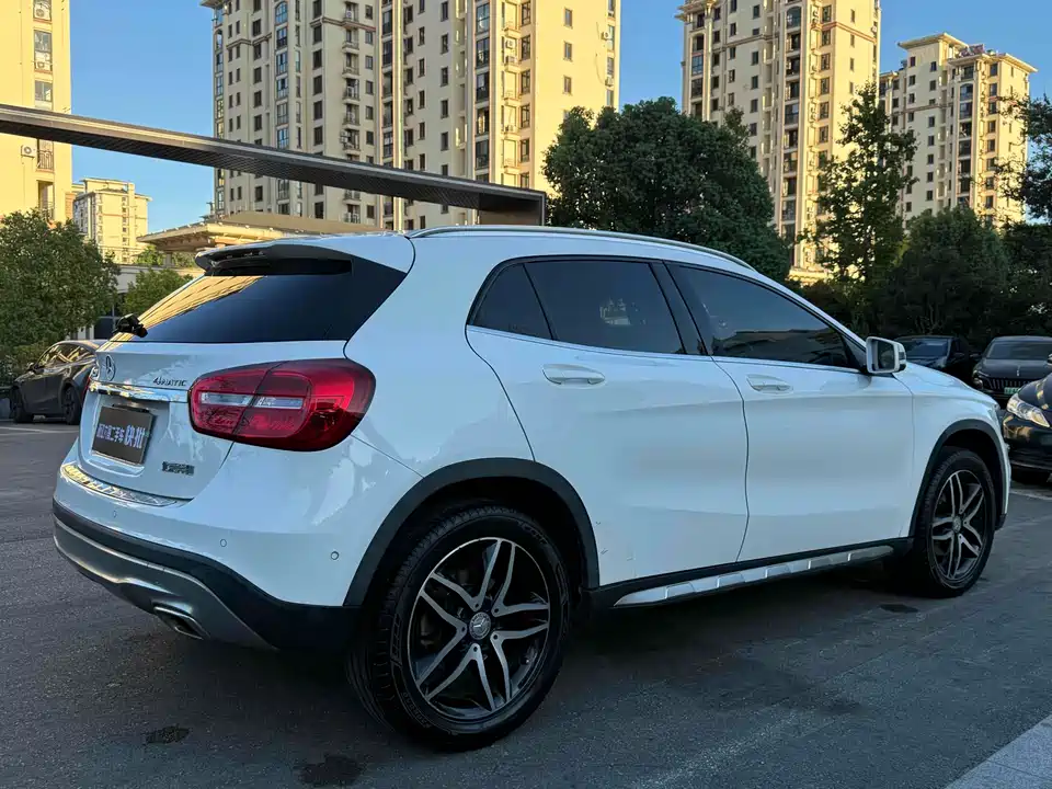 Mercedes-Benz GLA