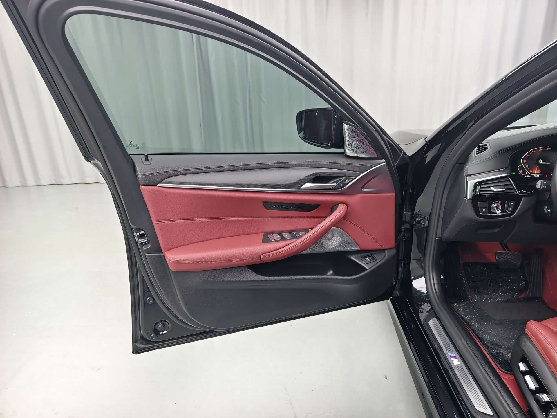 BMW 5 Series, 2021 все фото