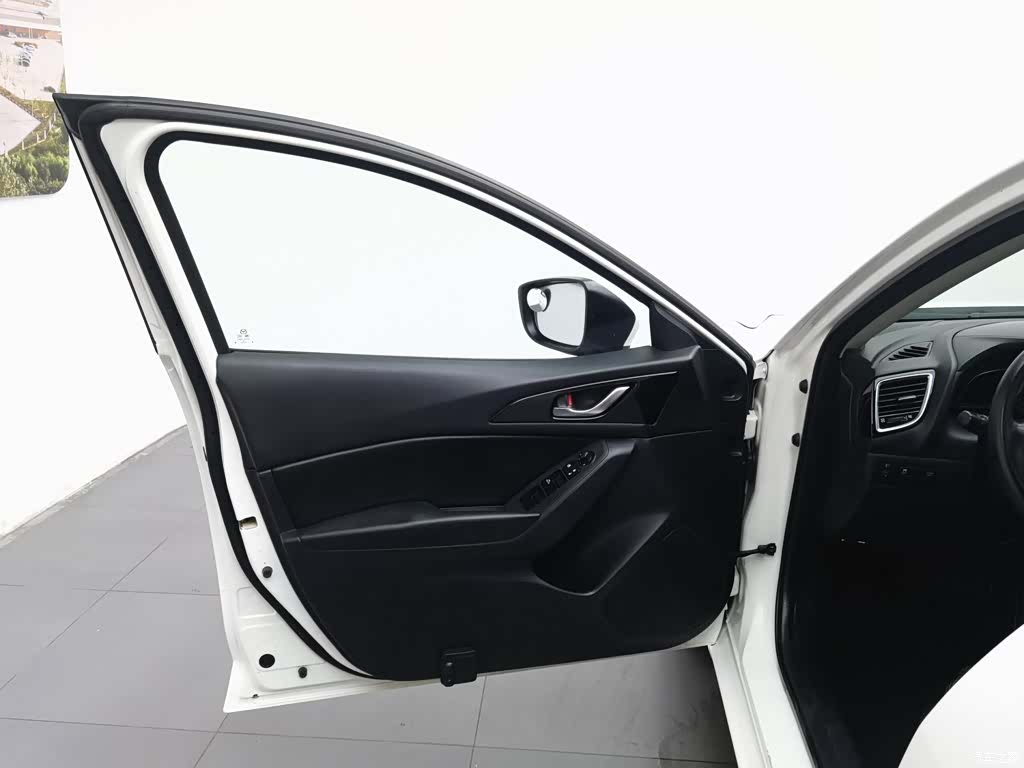 Mazda Mazda3, 2016 8